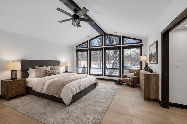 Building Photo - 15160 W Oak Spring Rd