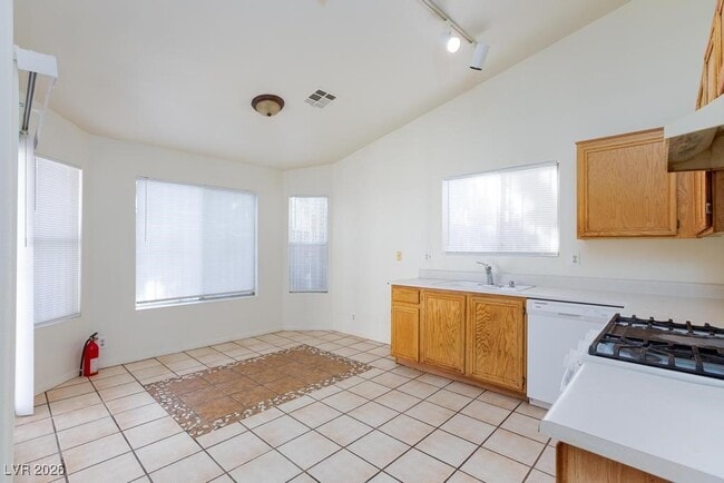 Building Photo - 6629 Beach Plum Way