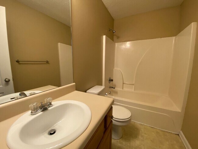 Building Photo - BRIDGEWATER HOME! PRE-LEASING FOR AUGUST 2026!