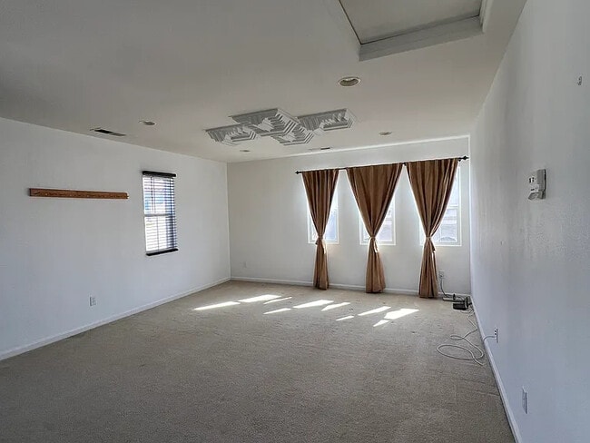 Building Photo - 2534 Basswood Dr