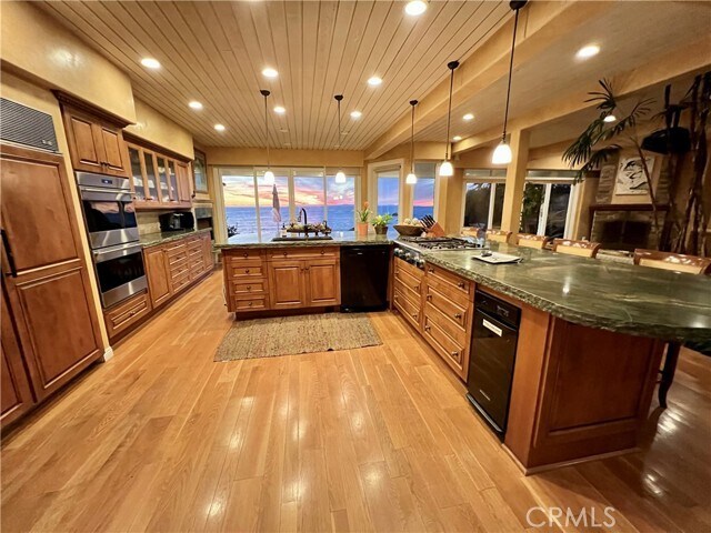 Building Photo - 1137 Marine Dr