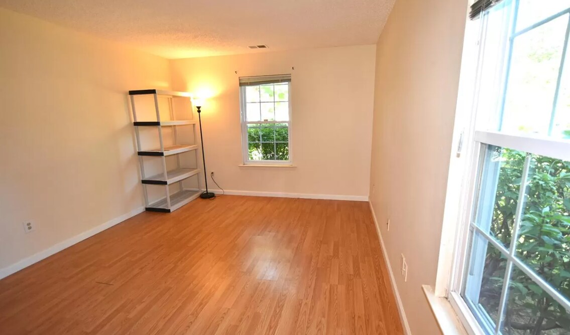 Building Photo - 57 Tanglewood Ct