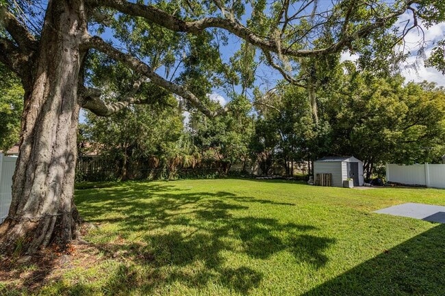 Building Photo - 1907 Brown St