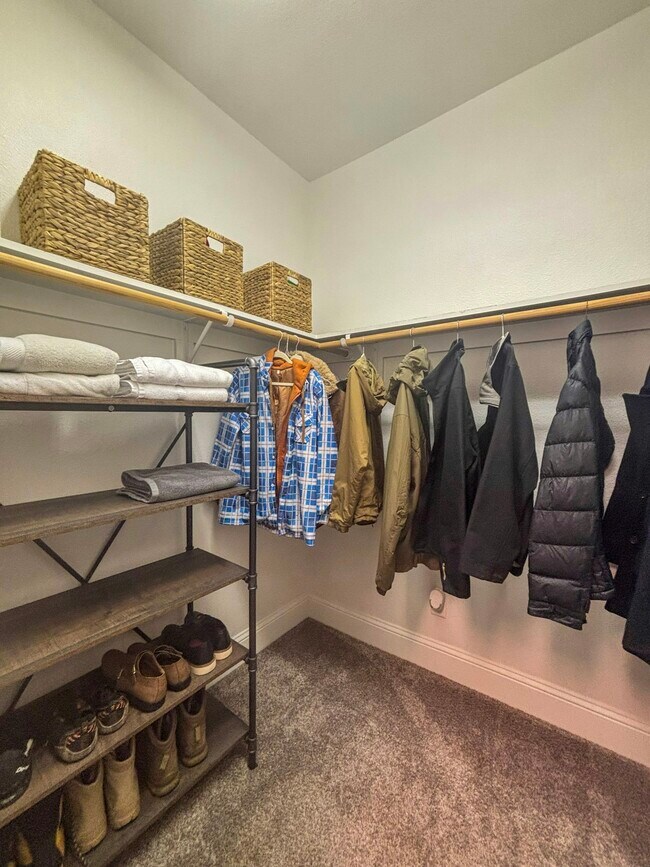 Building Photo - 5914 Hudson St