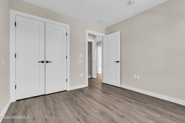 Building Photo - 333 1st St