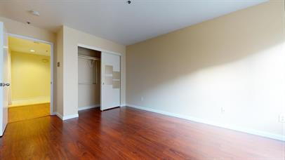 Building Photo - Beautiful 1 Bedroom 1 Bathroom in Pac Heig...