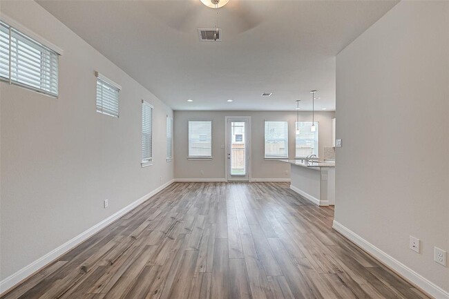 Building Photo - 4103 Split Ivy Dr