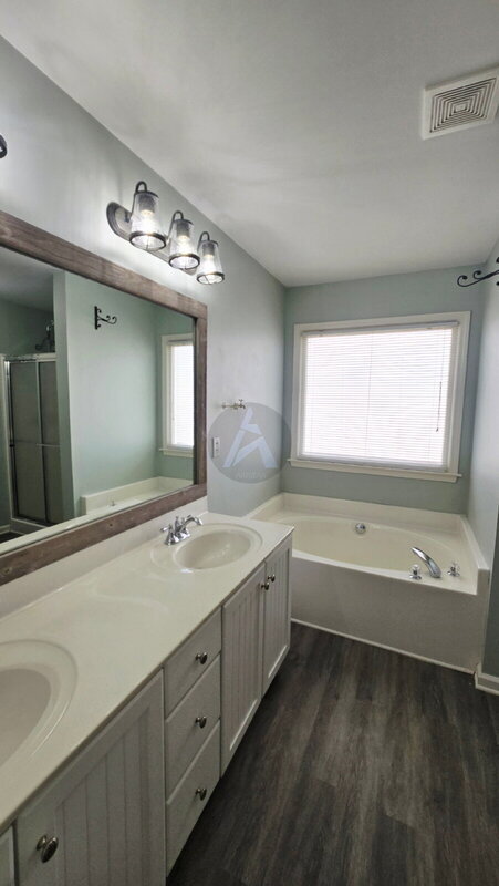 Building Photo - 203 Elmbrook Ln