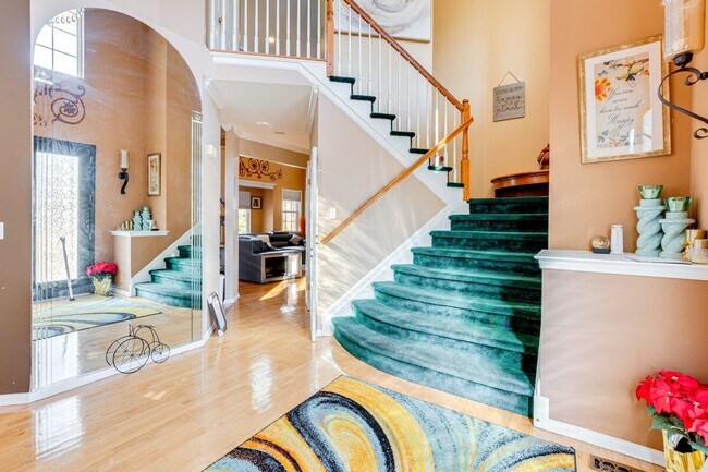 Building Photo - 14 Normandy Dr