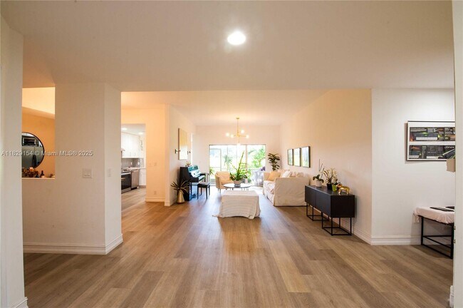 Building Photo - 16301 Malibu Dr