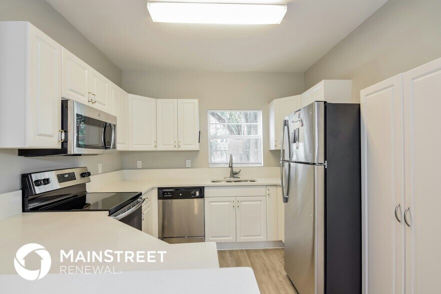 Building Photo - 1711 31st Ave E