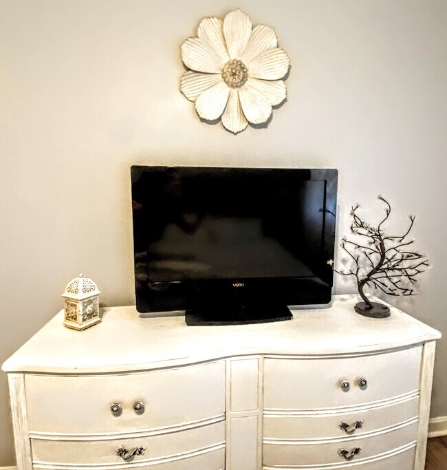 Building Photo - 2925 Center St