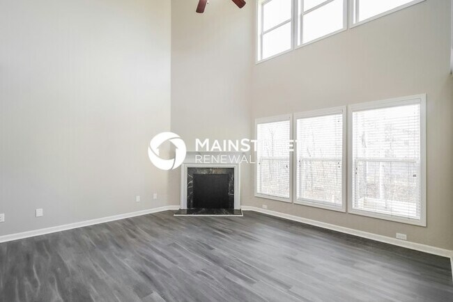 Building Photo - 6 Bedroom Pet-Friendly Home in Buford, GA with Main Street Renewal