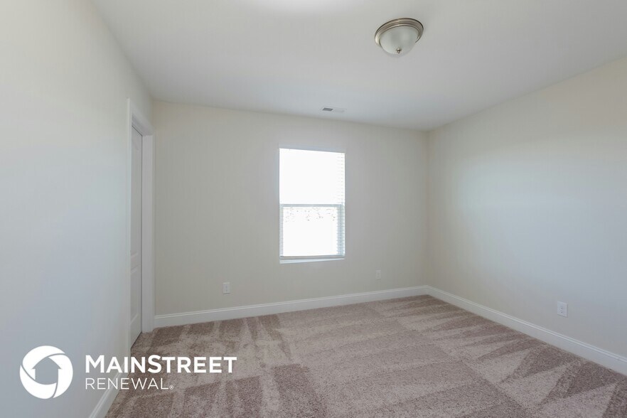 Building Photo - 2139 Vecchio Dr