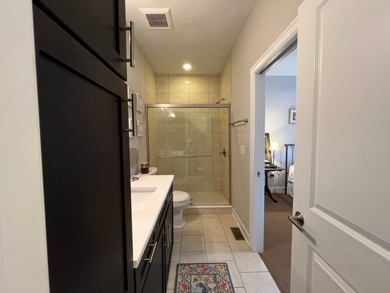 Building Photo - 1053 Harrison Park Pl