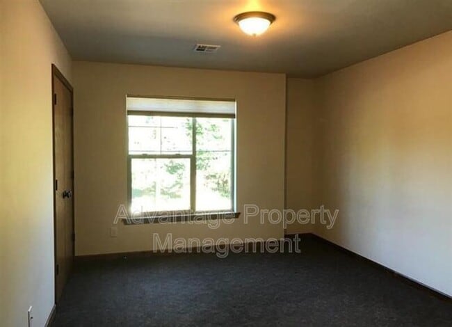 Building Photo - 2092 NW Arthur Pl