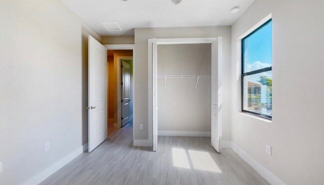 Building Photo - 2918 NW 8th Pl