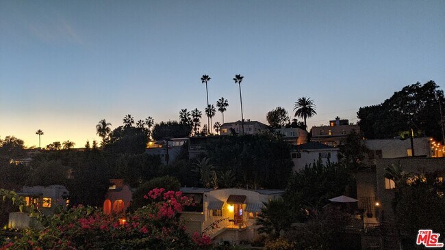 Building Photo - 850 Tularosa Dr