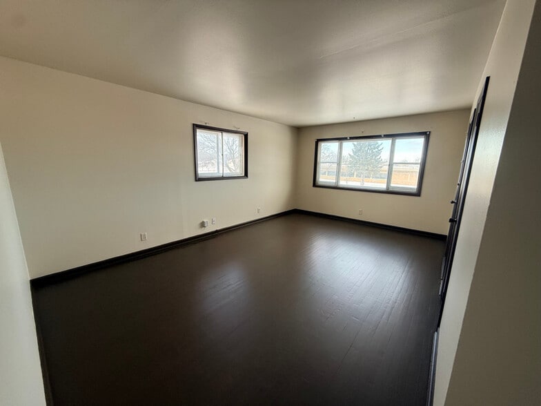 Building Photo - 8803 W Thurston Ave