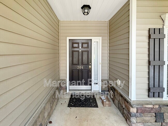 Building Photo - 304 Horsepen Way