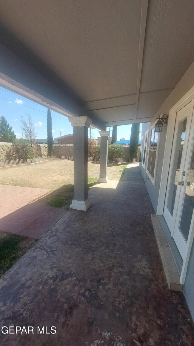 Building Photo - 3808 Tierra Allen Pl