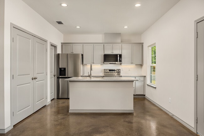 Building Photo - 10407 County Rd 2180