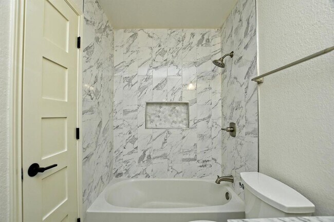 Building Photo - 2306 Oakshire Cove