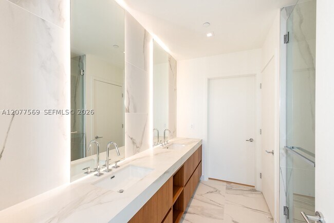 Building Photo - 1400 Biscayne Blvd