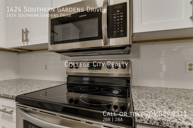 Building Photo - 1424 Southern Gardens Dr