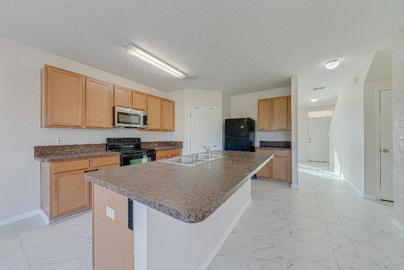 Building Photo - 16647 Broadford Ln