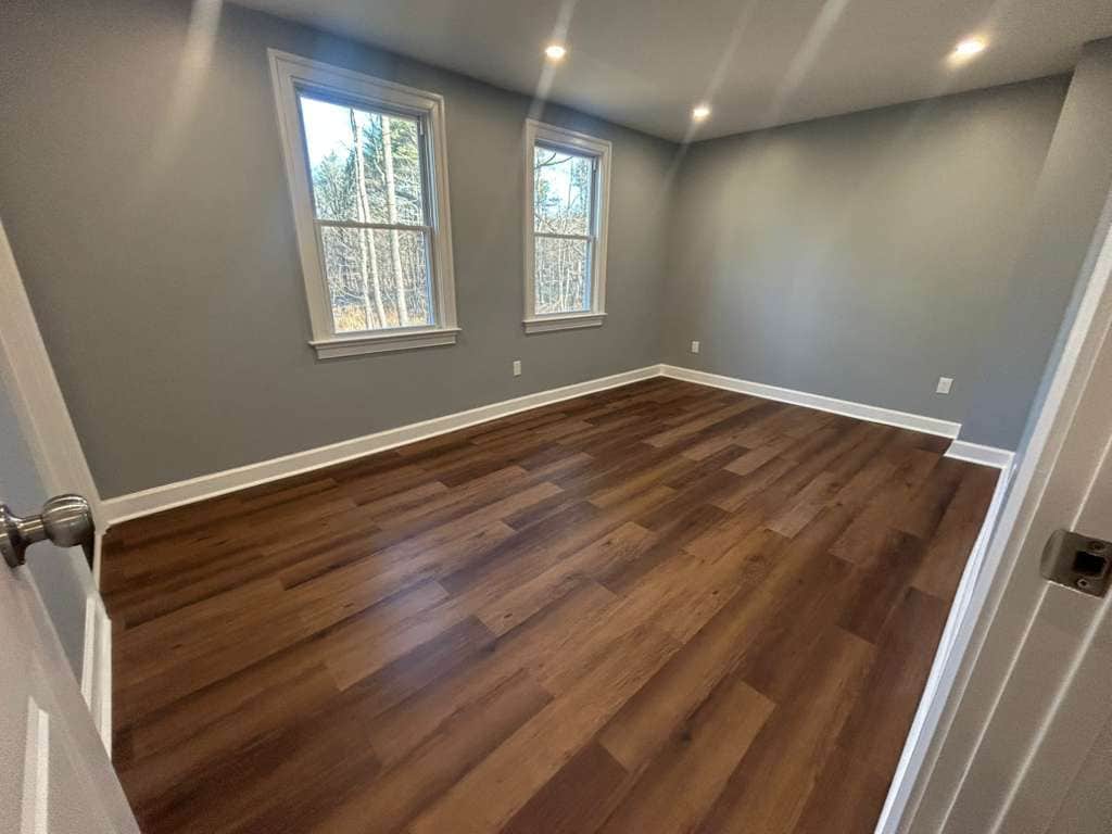 Bedroom 3 - Suite with walk-in closet - 11 Old Creamery Rd