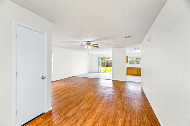 Building Photo - 2149 Franks St