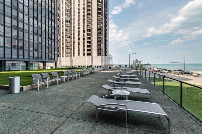 Building Photo - 900 N Lake Shore Dr