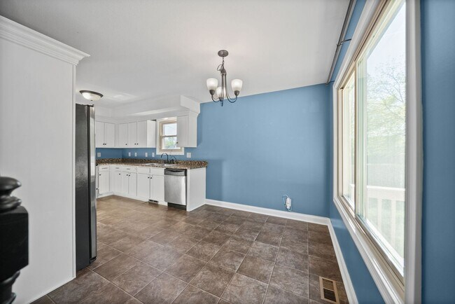 Building Photo - 3469 Bradfield Dr