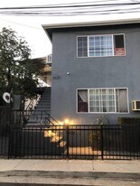 Building Facade - 4639 Lincoln Ave