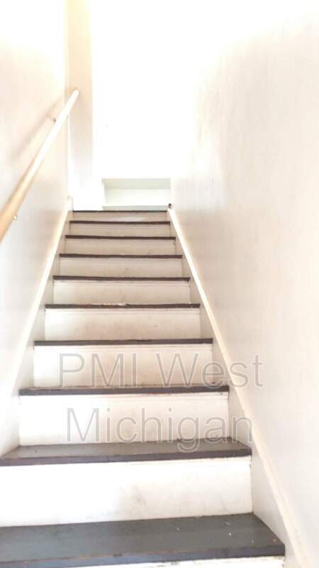 Building Photo - 1948 Silver Ave SE