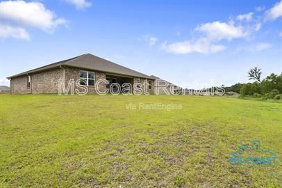 Building Photo - 9384 Cypress Lake Dr