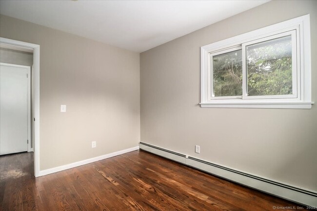 Building Photo - 8 Lakewood Terrace