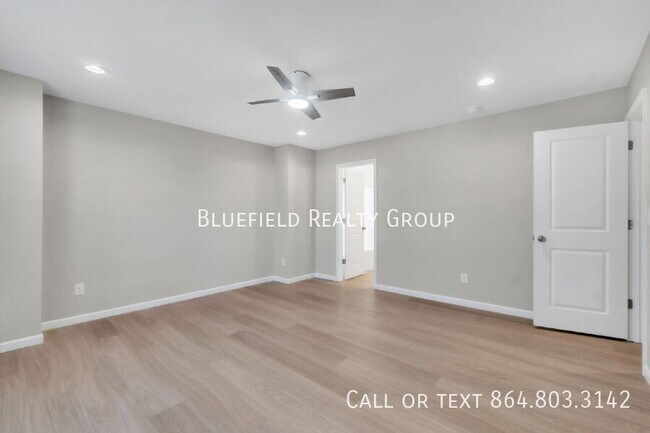 Building Photo - 253 Woodruff St