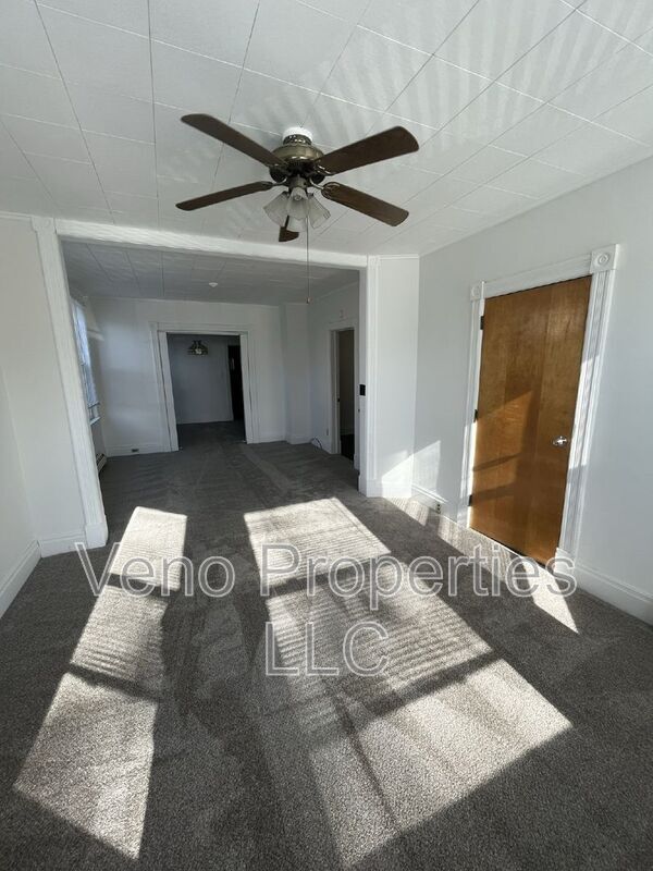 Building Photo - 783 4th Ave