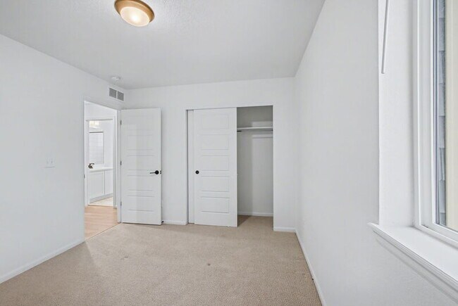 Building Photo - 16417 E 111th Pl