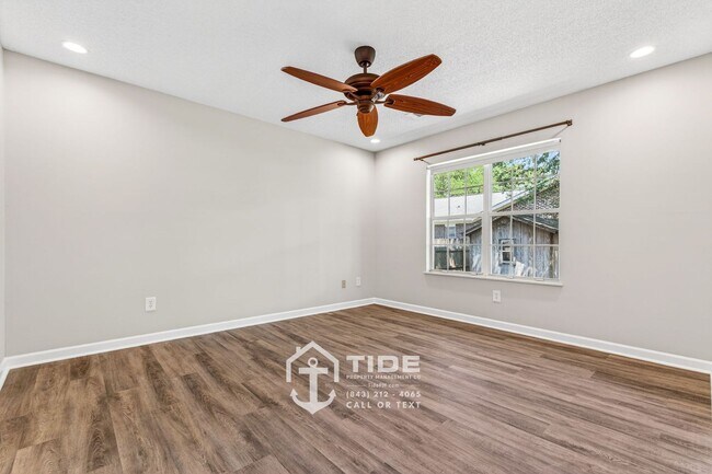 Building Photo - Modern Living in the Heart of West Ashley
