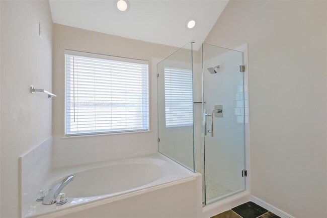 Building Photo - 21734 Maple Bluff Dr