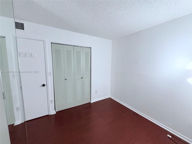 Building Photo - 9352 S Belfort Cir