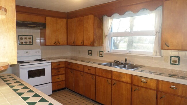 Building Photo - 322 Wilma's Way