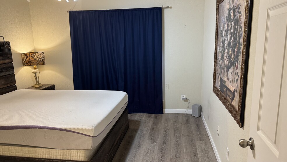 Master Bedroom (2) - 356 W Harwood Rd