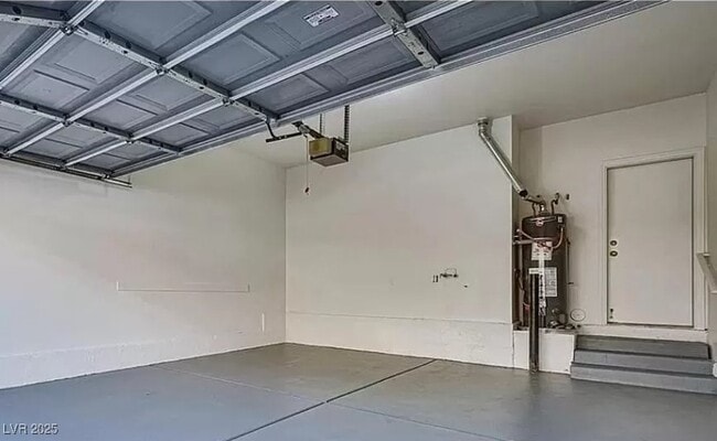 Building Photo - 1200 Valerio Ln