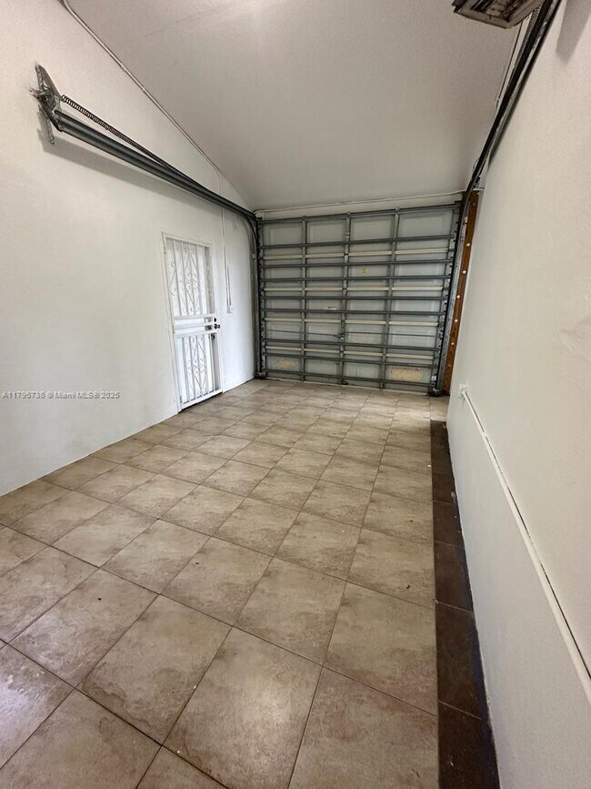 Building Photo - 2628 Fletcher Ct