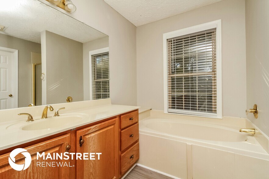 Building Photo - 115 Cedar Forest Dr