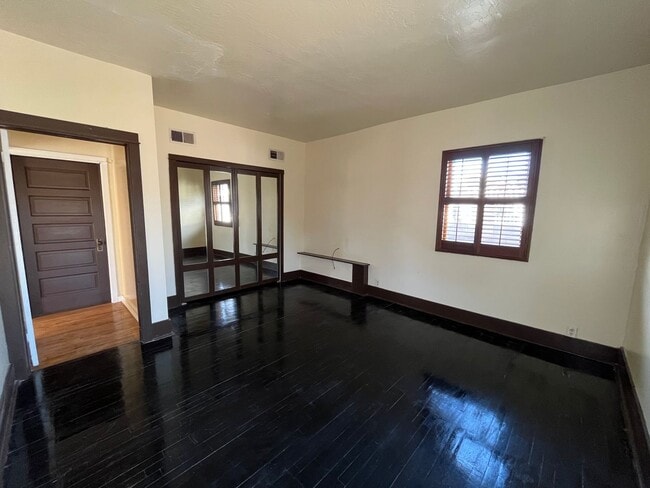Building Photo - Historic, Charming Home in Coronado Distri...